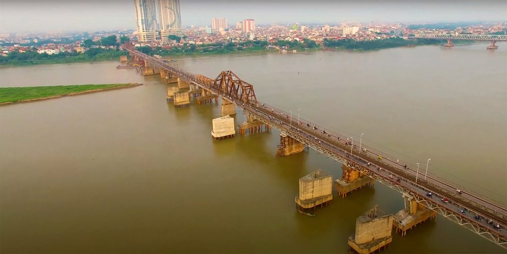 Cầu Long Biên xây dựng năm 1898 đến 1902