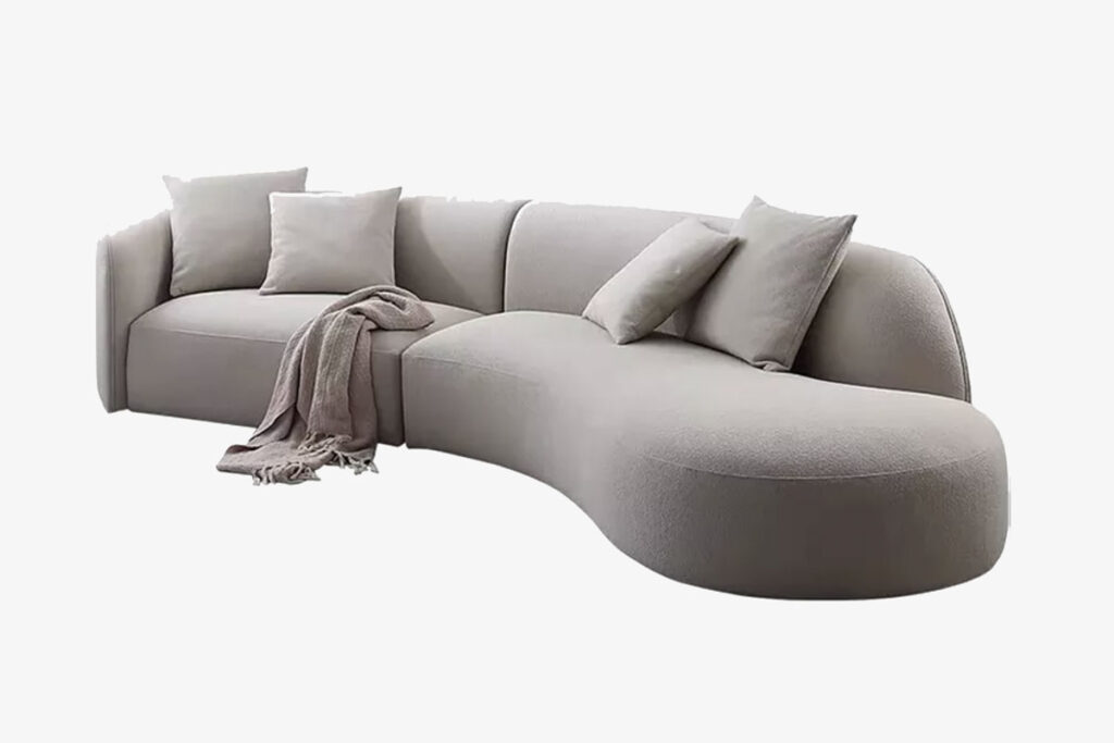 Chiếc ghế sofa mềm mại với đường cong sẽ mang đến một giấc ngủ ngon không khác gì một chiếc giường.